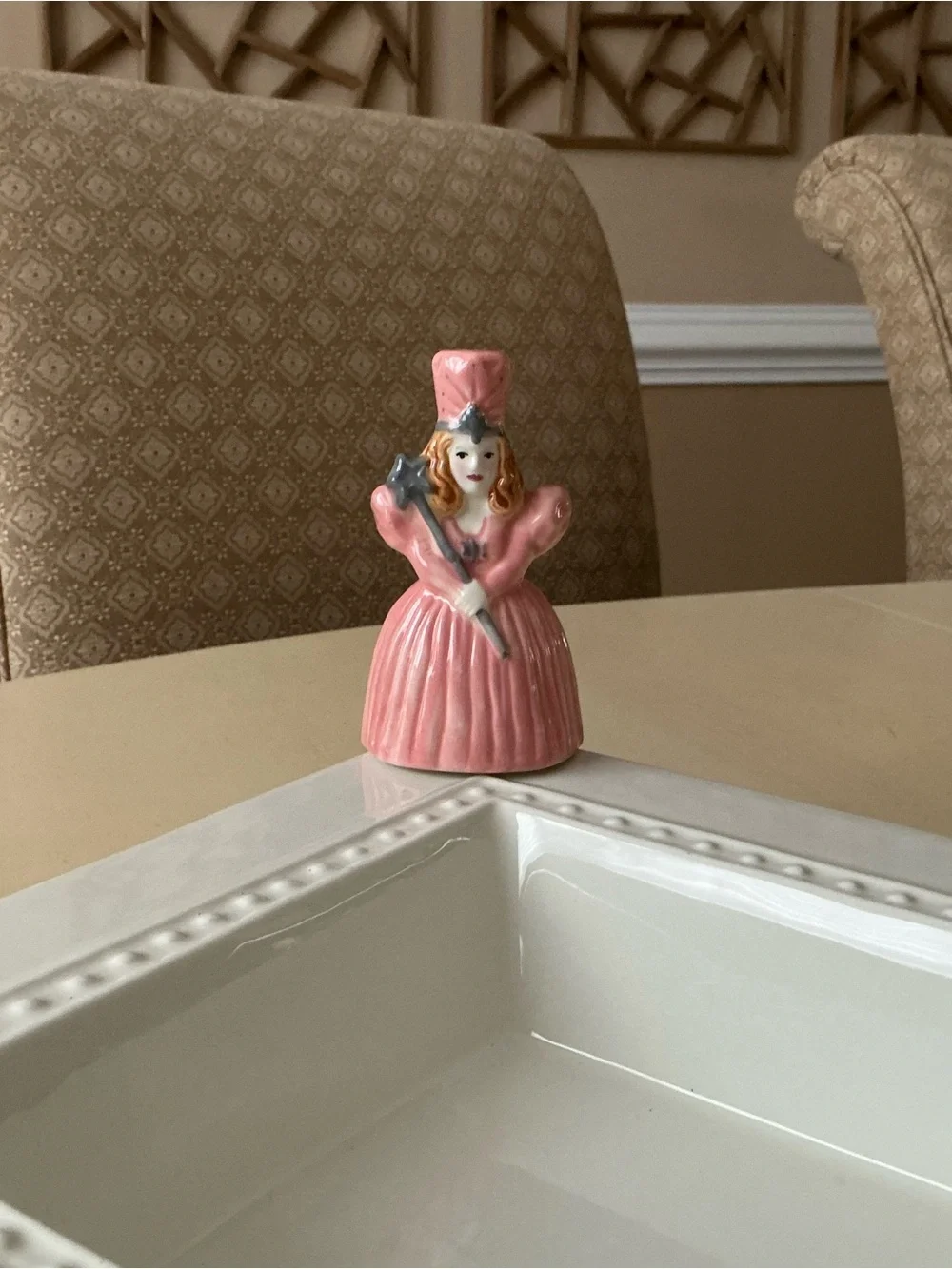 Glinda The Good Witch Wizard Of Oz Witch Platter Decoration